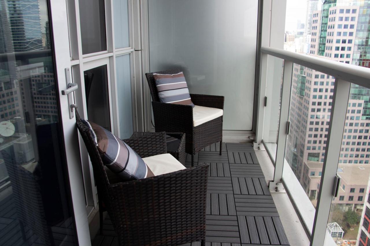 Downtown High-Rise Condo- Cn Tower View تورونتو المظهر الخارجي الصورة