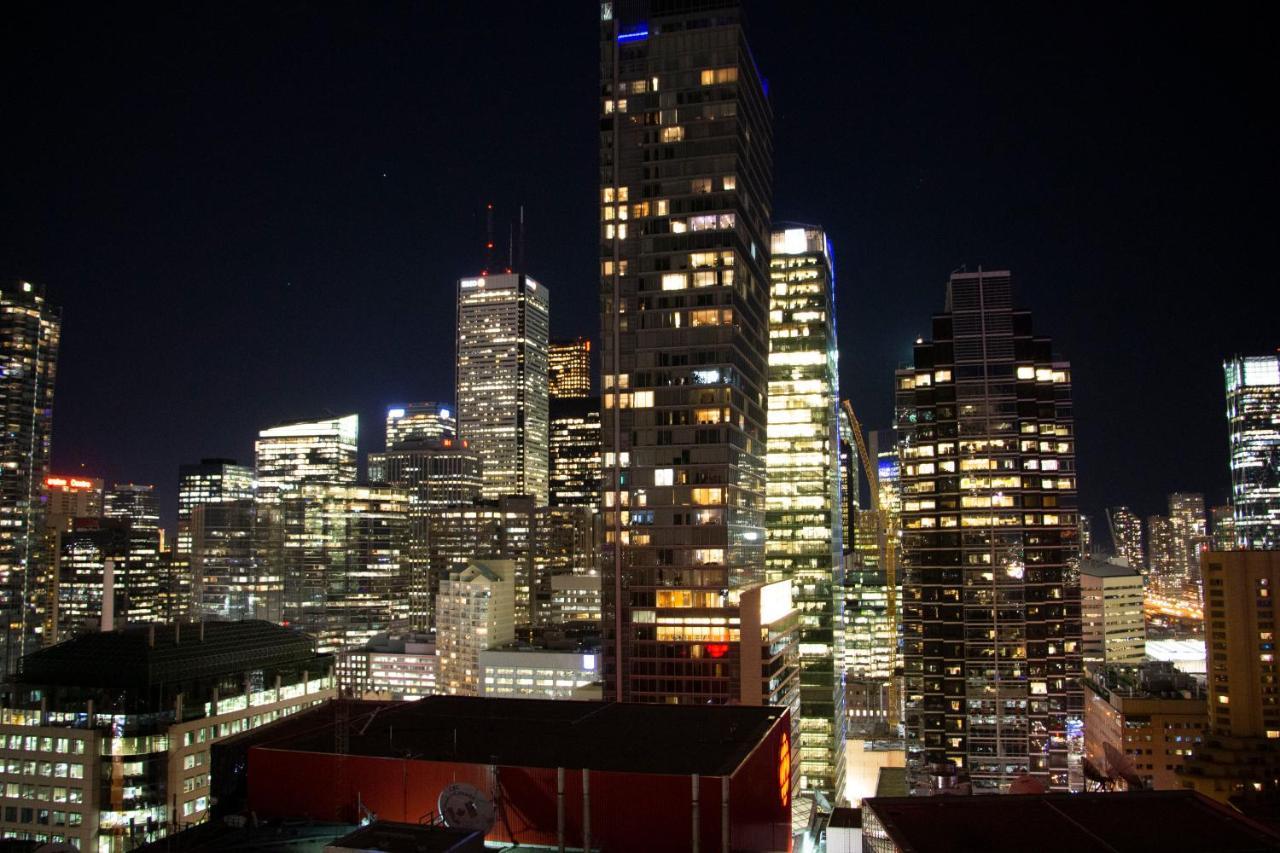 Downtown High-Rise Condo- Cn Tower View تورونتو المظهر الخارجي الصورة