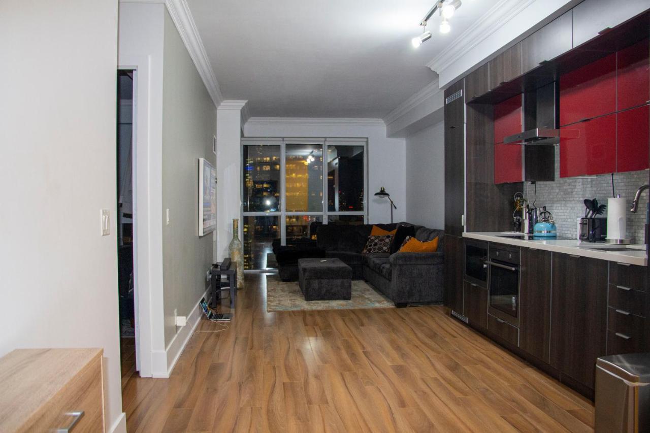 Downtown High-Rise Condo- Cn Tower View تورونتو المظهر الخارجي الصورة